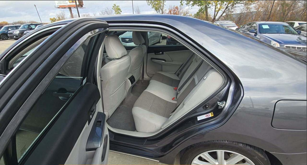 2012 Toyota Camry photo 2