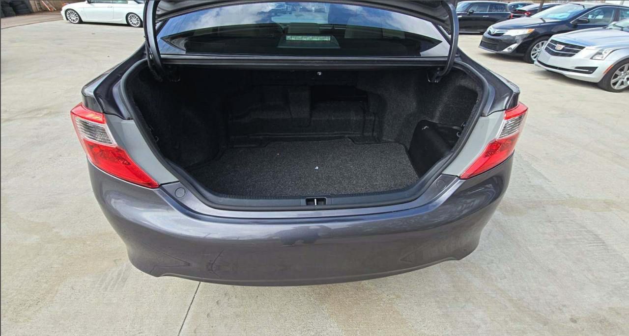2012 Toyota Camry photo 3