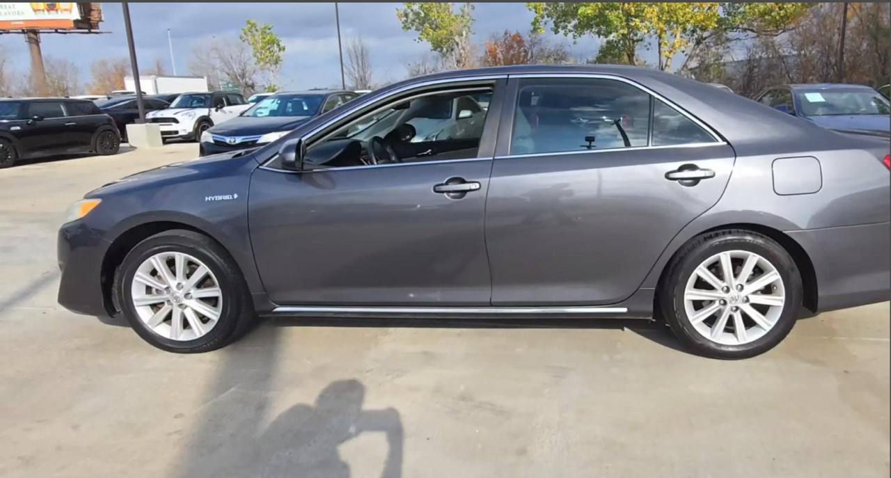 2012 Toyota Camry photo 5