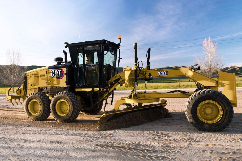 Caterpillar 140 AWD LVR