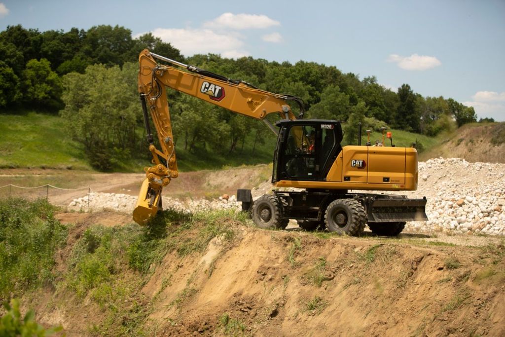 Caterpillar M320