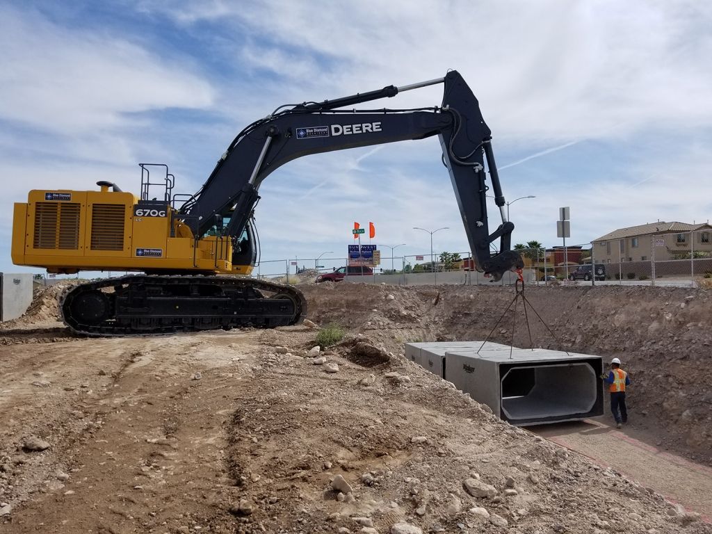 John Deere 670 (Excavator)