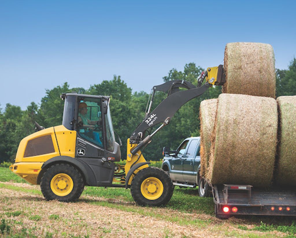 John Deere 324 (Wheel Loader)