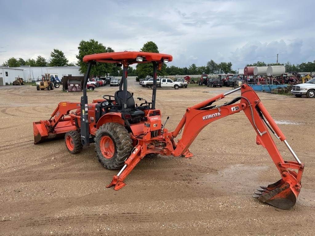 Kubota B26