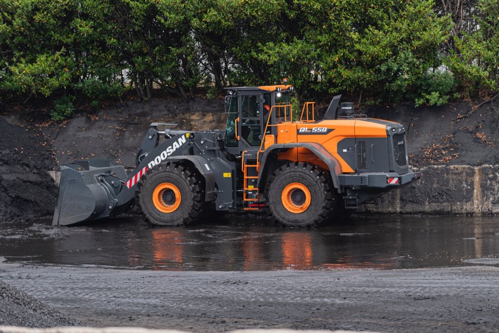 Doosan DL550