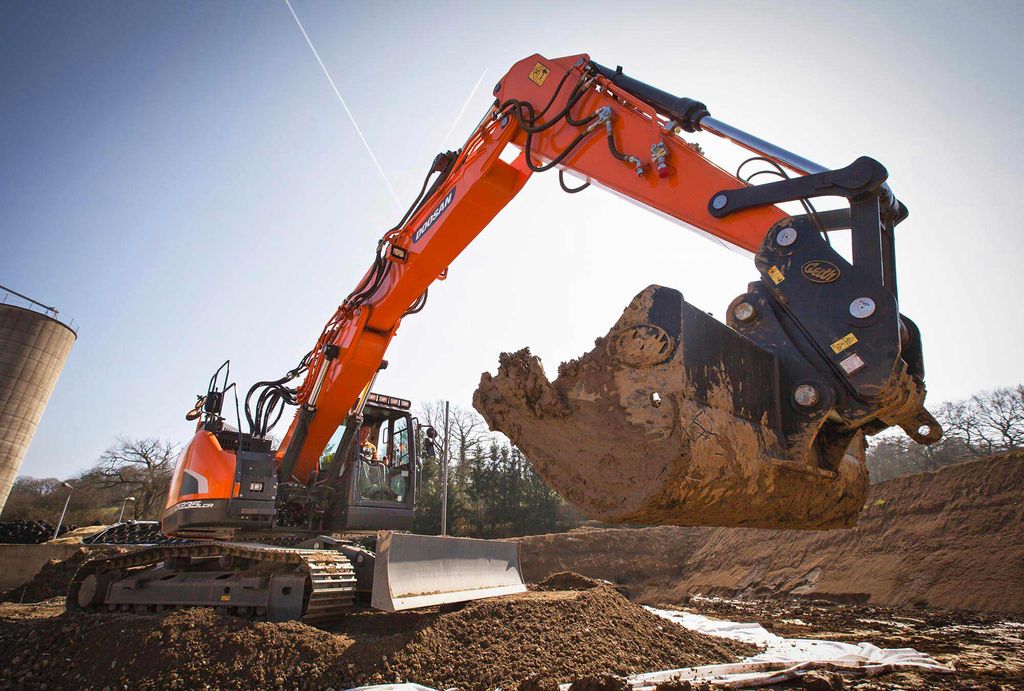 Doosan DX235