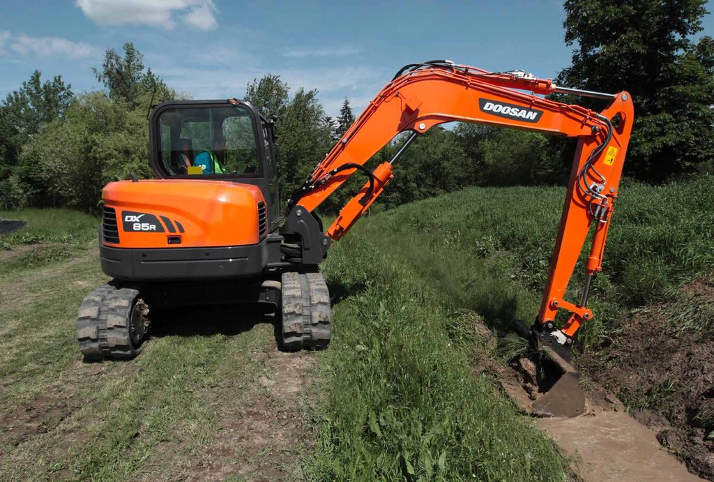 Doosan DX85