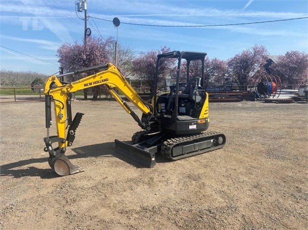 New Holland E30