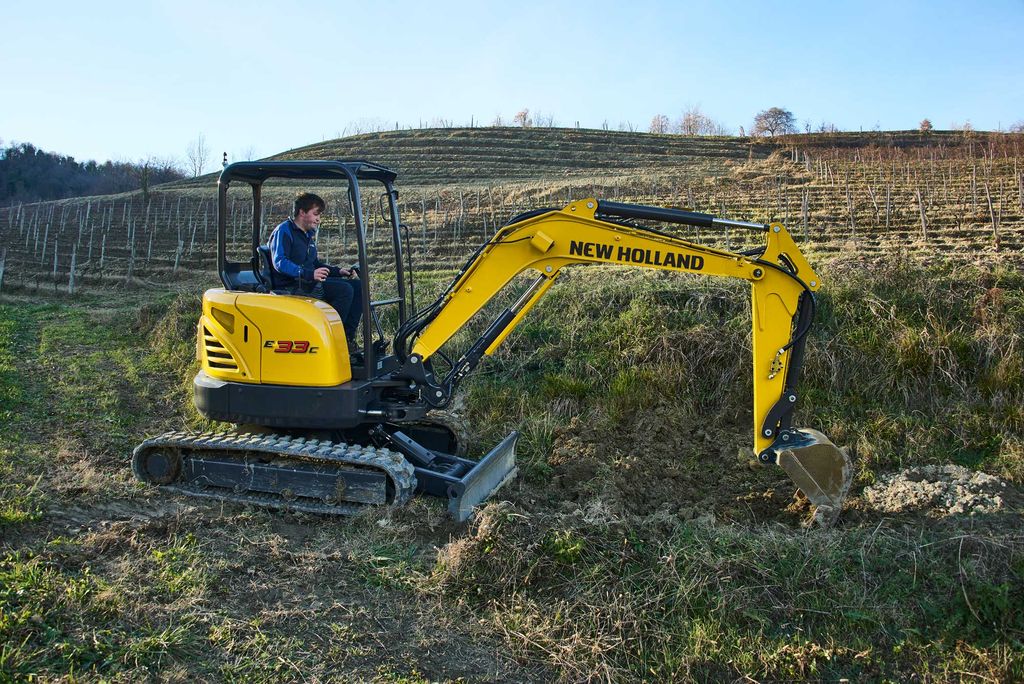 New Holland E33