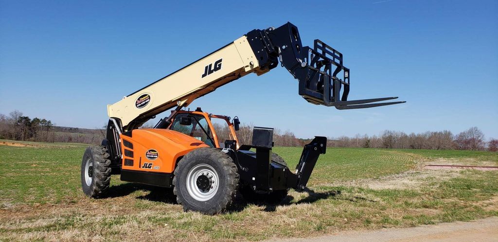 JLG (SkyTrak) 1055