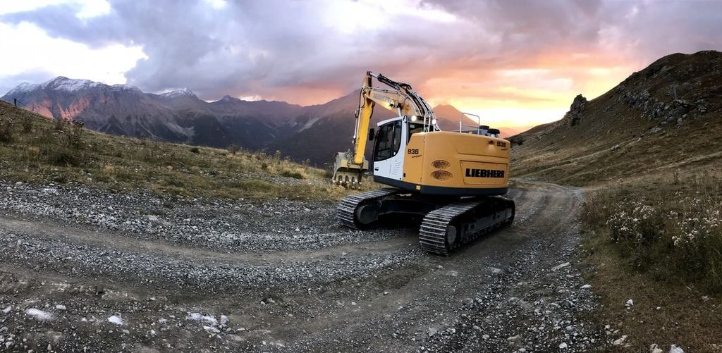 Liebherr R 936 Compact