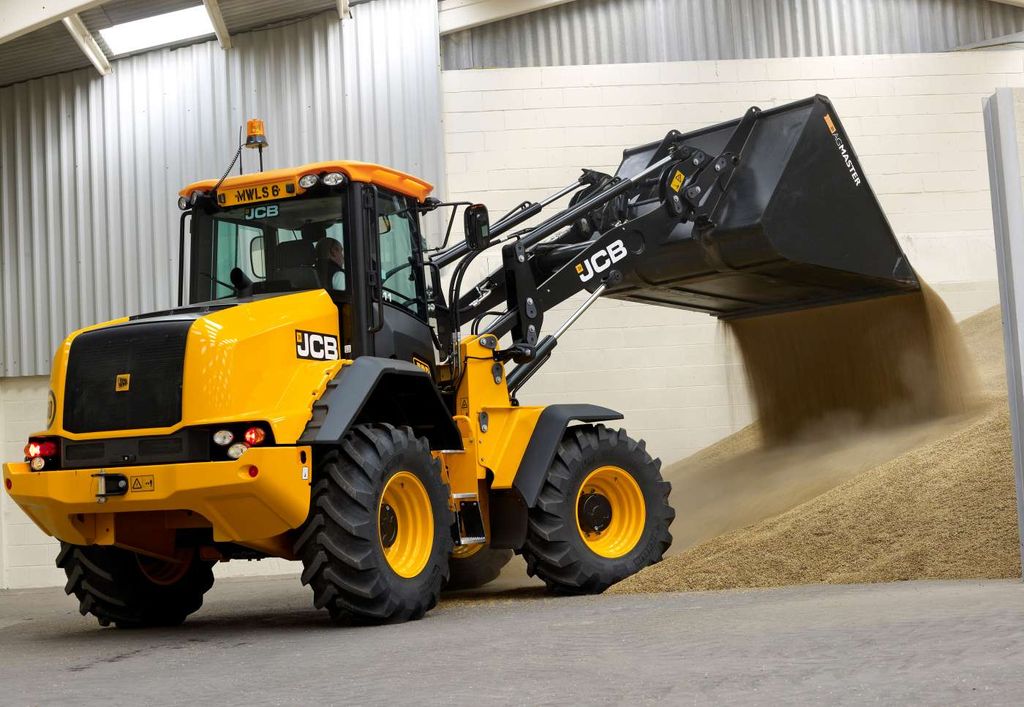 JCB 411