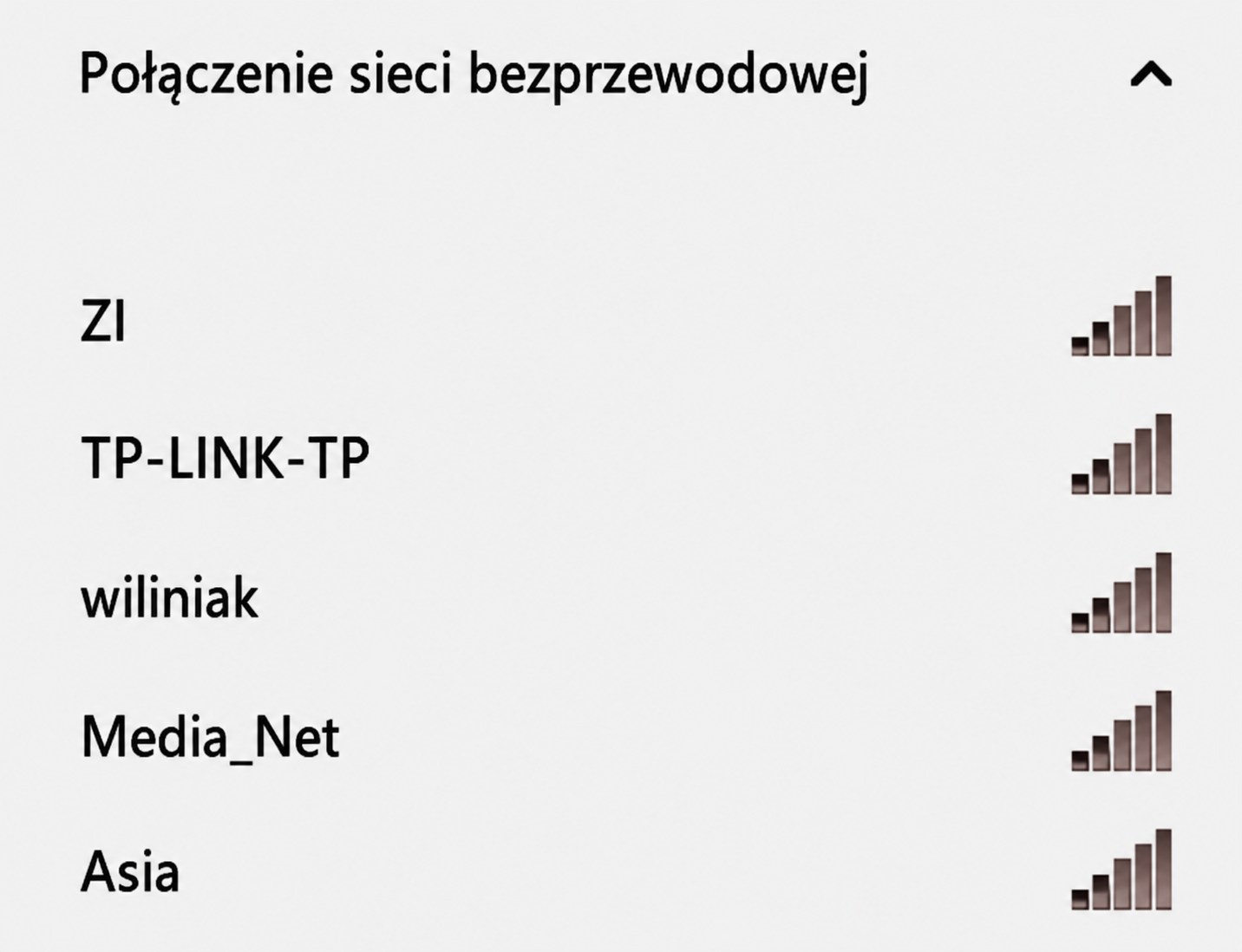 Ilustracja do pytania 387: Użytkownik laptopa z systemem Windows 7 widzi dostępne sieci bezprzewodowe jak…