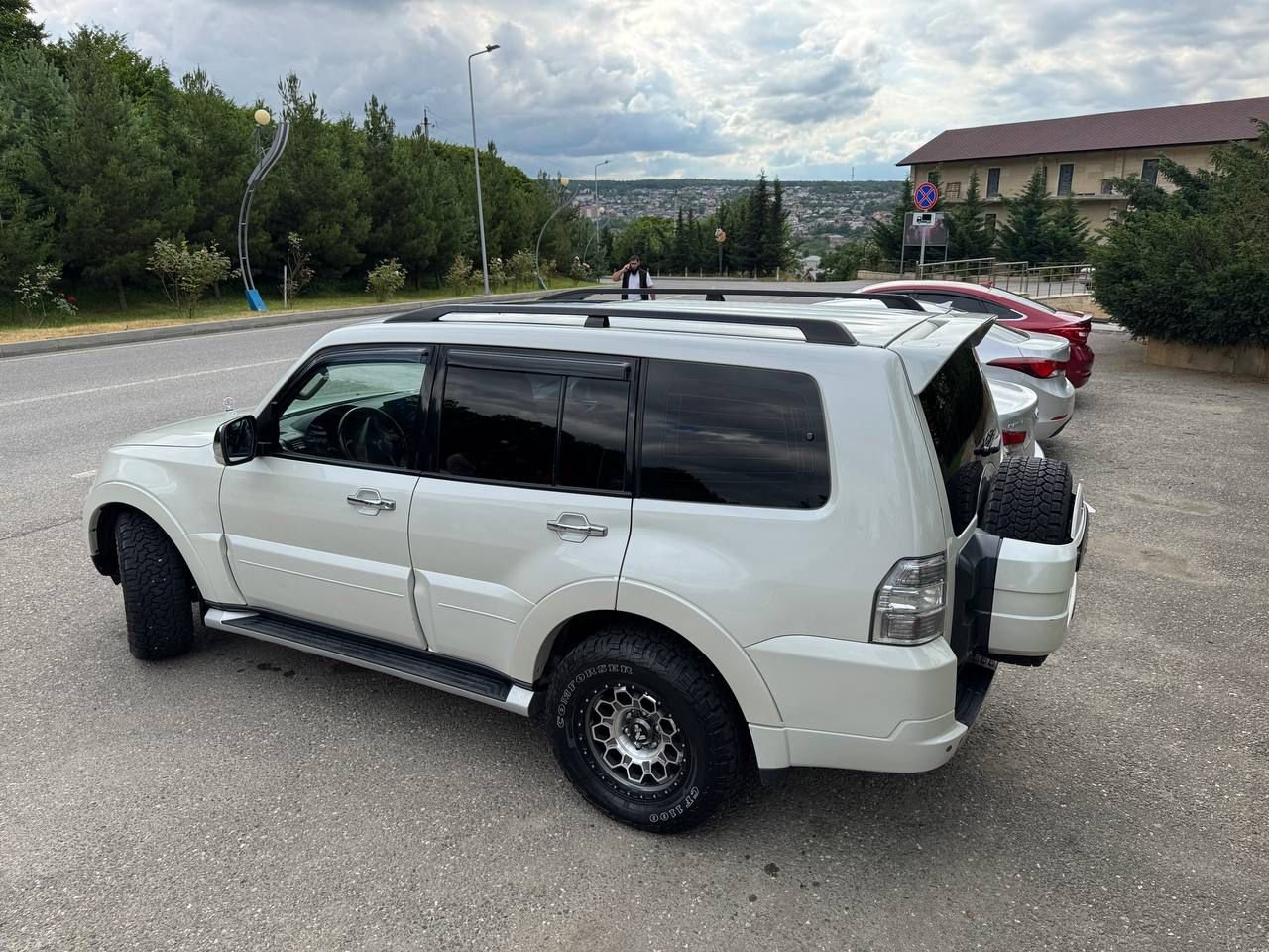 Mitsubishi Pajero RentCar