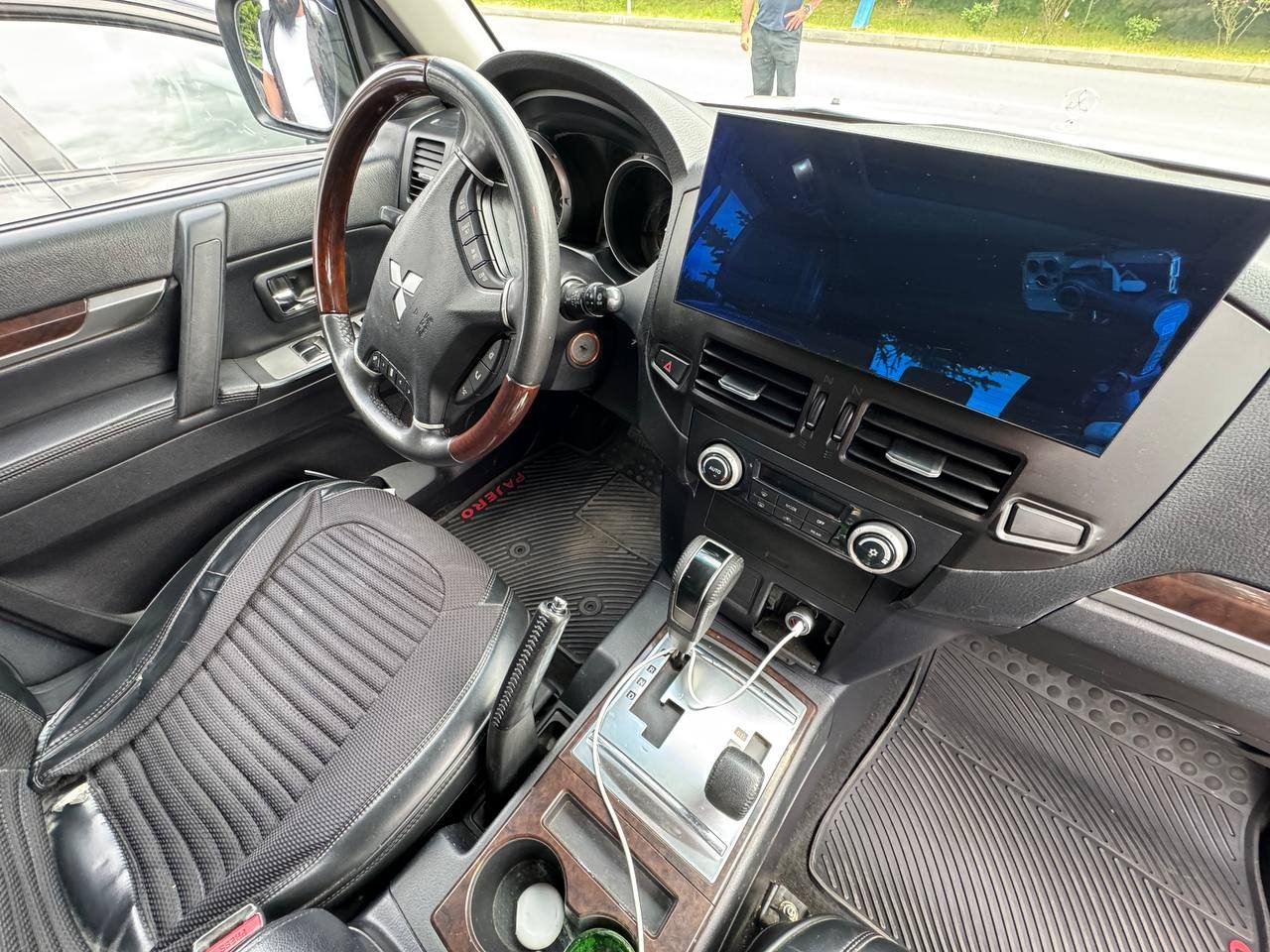 Mitsubishi Pajero RentCar