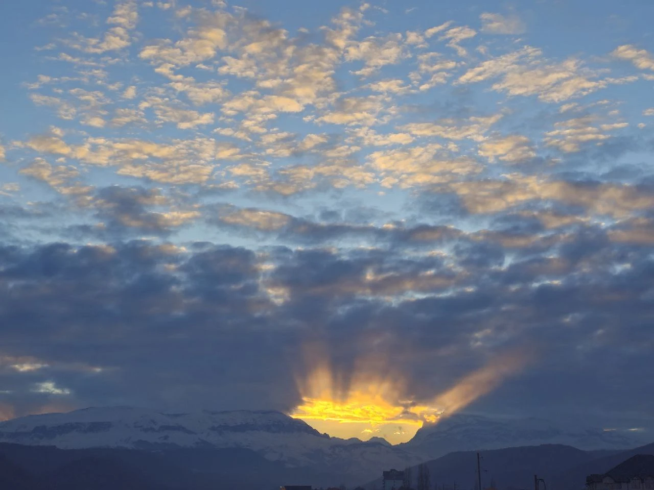 🌅 Sunrise Over Qusar
