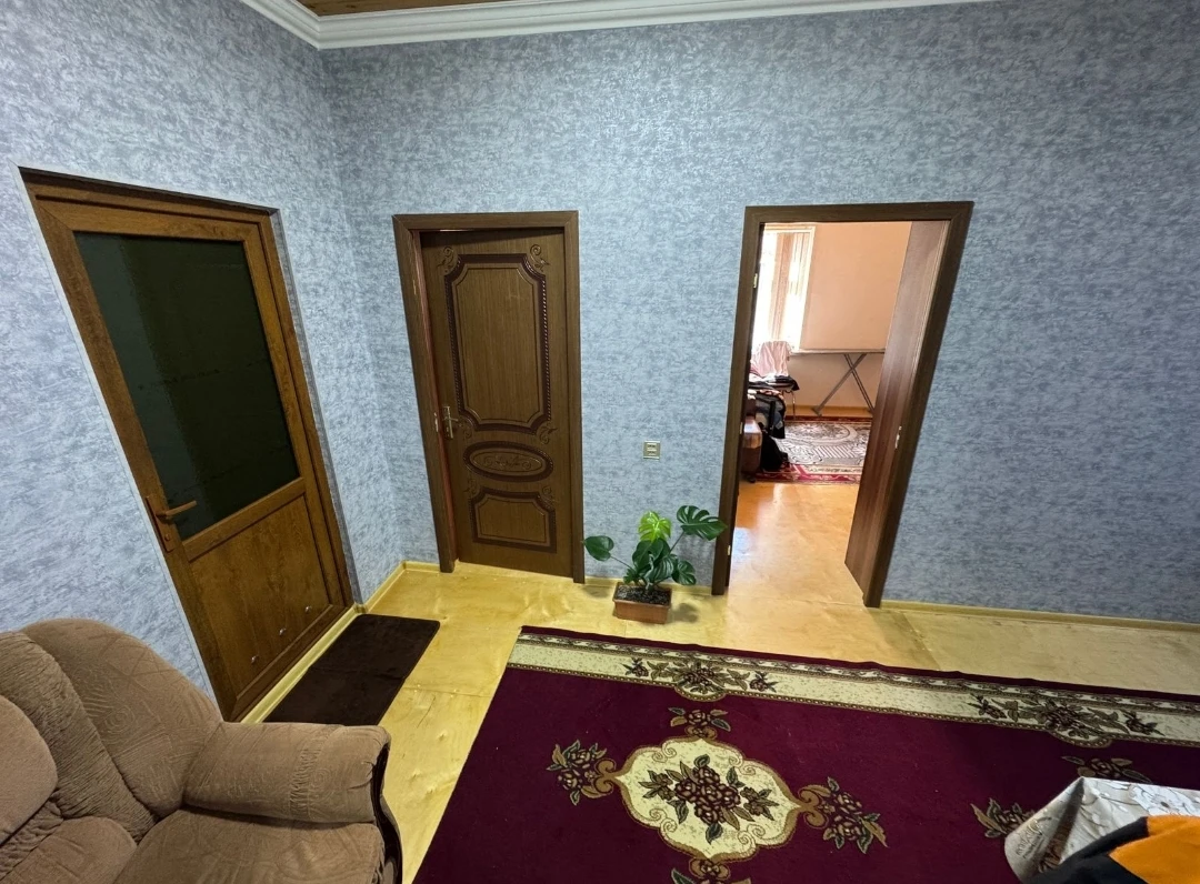 Дом 108 тысяч
3 этажа
3 сотки
Мм массив