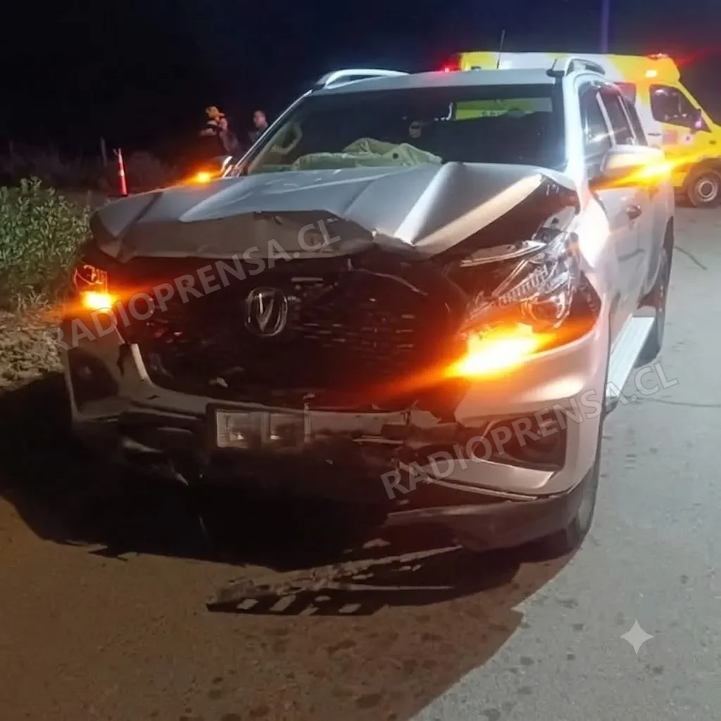 Dos personas resultaron lesionadas tras colisión vehicular en Curacaví
