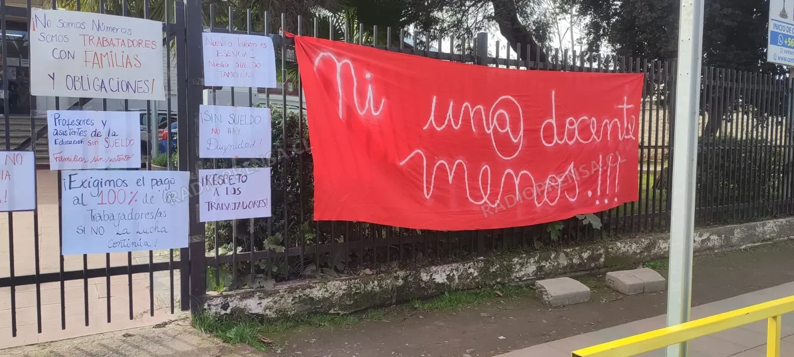 Se levanta huelga de brazos caídos de profesores y asistentes de la educación en El Monte tras pago de remuneraciones