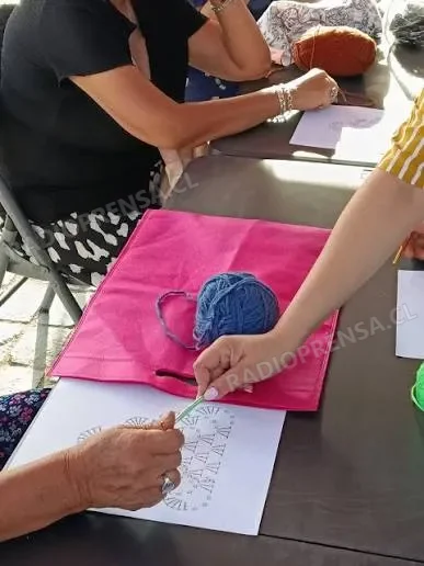 Talagante ofrece taller de crochet gratuito abierto a la comunidad