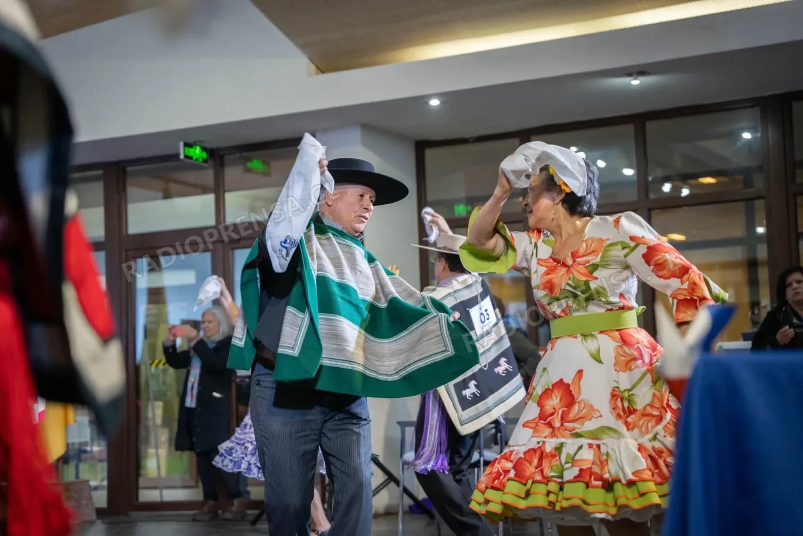 Ocho parejas dieron vida a la final comunal de cueca para personas mayores en Melipilla