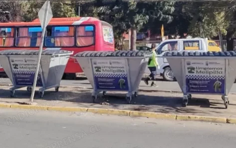Instalan contenedores de basura en bandejón de Avda. Libertad para mejorar la limpieza del sector