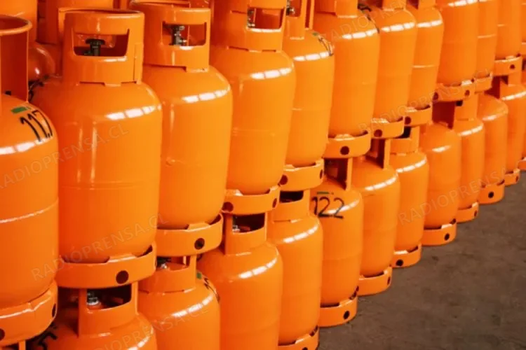 Municipio de Melipilla ha entregado más de 2 mil vales de gas para aliviar el bolsillo familiar ante crisis de combustibles