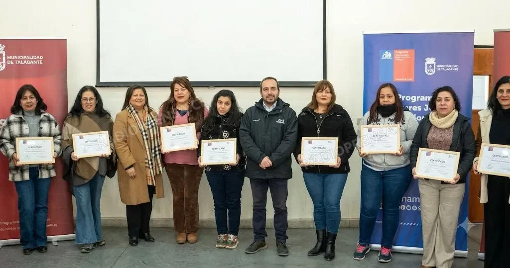 80 mujeres de Talagante completan programa de apoyo al emprendimiento y autonomía económica
