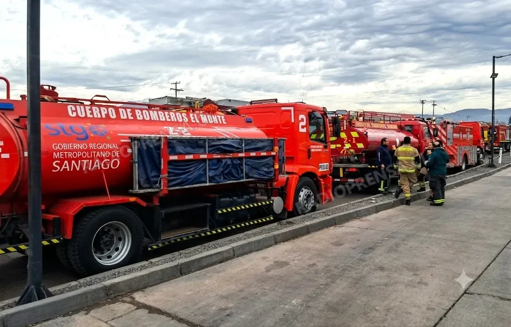 Bomberos de las provincias de Melipilla y Talagante integran delegación regional desplegada en la Región de Coquimbo