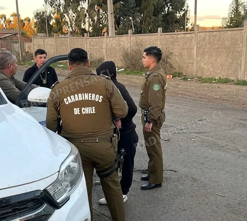 Carabineros detuvo a dos hombres que robaban materiales desde el cuartel de Bomberos de San Antonio