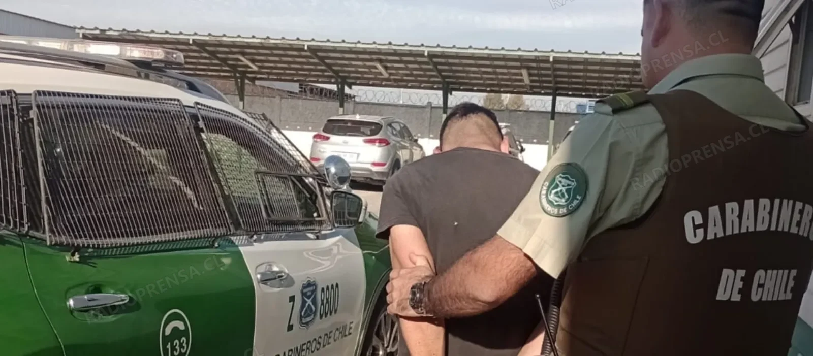 Carabineros captura a hombre con droga y dinero en Isla de Maipo