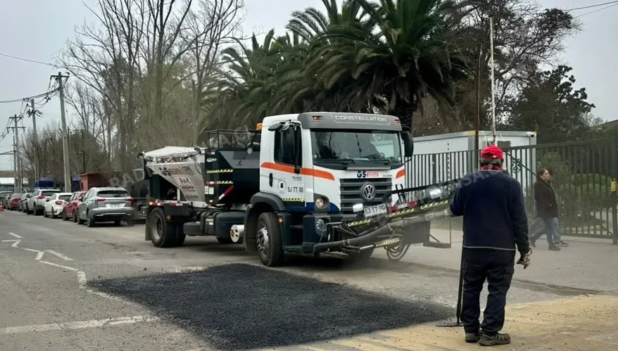 Hospital de Talagante valora bacheo realizado por el municipio frente al centro asistencial