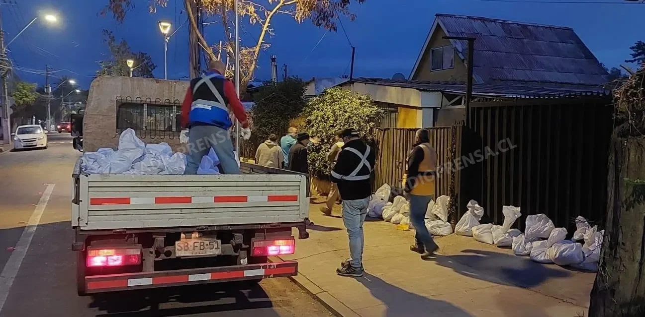 El Monte mantiene situación estable pese al temporal y refuerza monitoreo en campamento Pedro de Valdivia