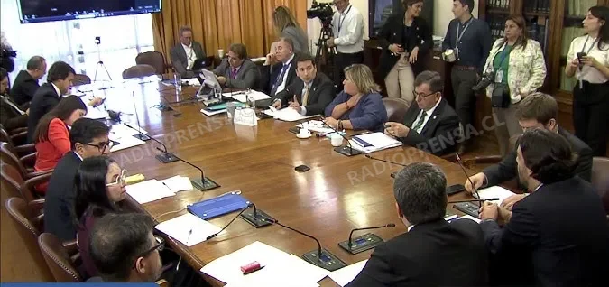 Con opiniones divididas avanza en el Congreso proyecto de "Ley Antiencapuchados"