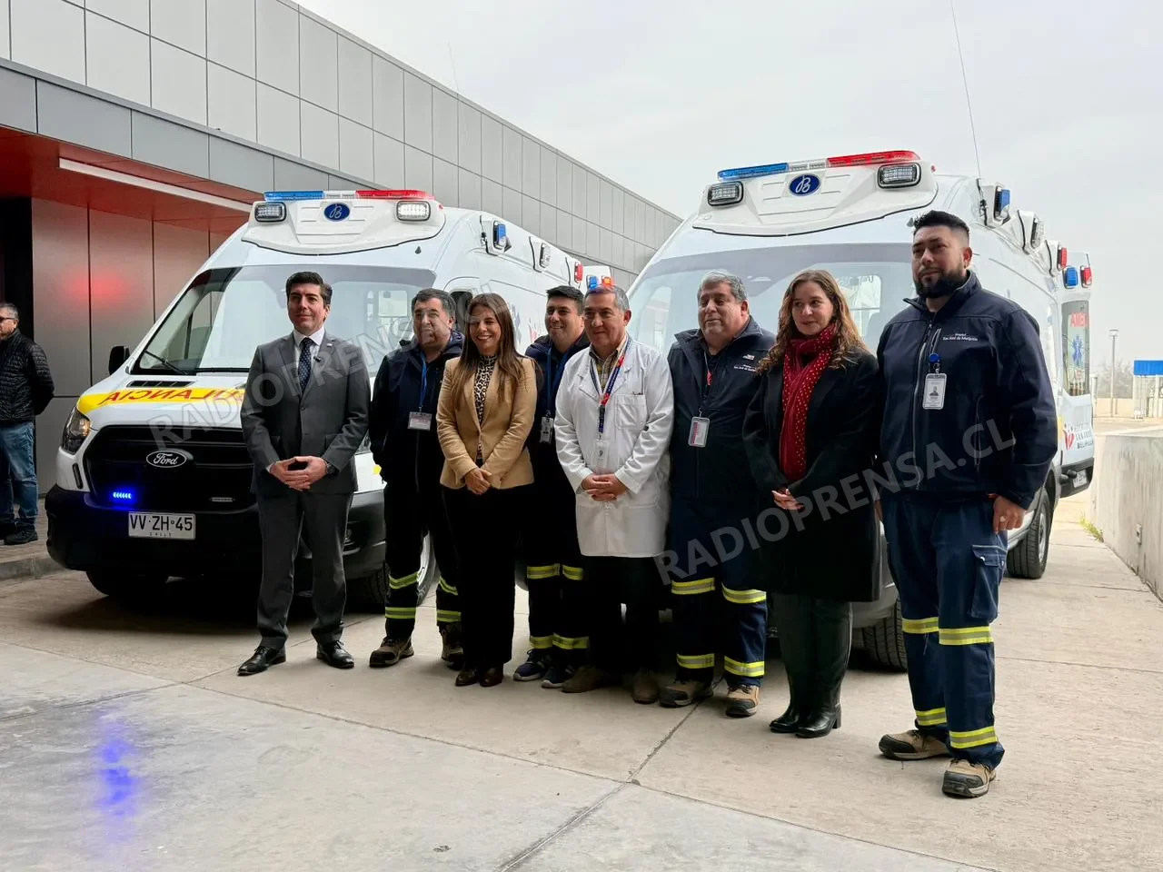 Hospital de Melipilla recibe dos nuevas ambulancias en vísperas de su traslado definitivo