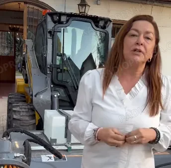 María Pinto cuenta con nueva y moderna barredora y lavadora de ciclovías para mejorar la limpieza comunal