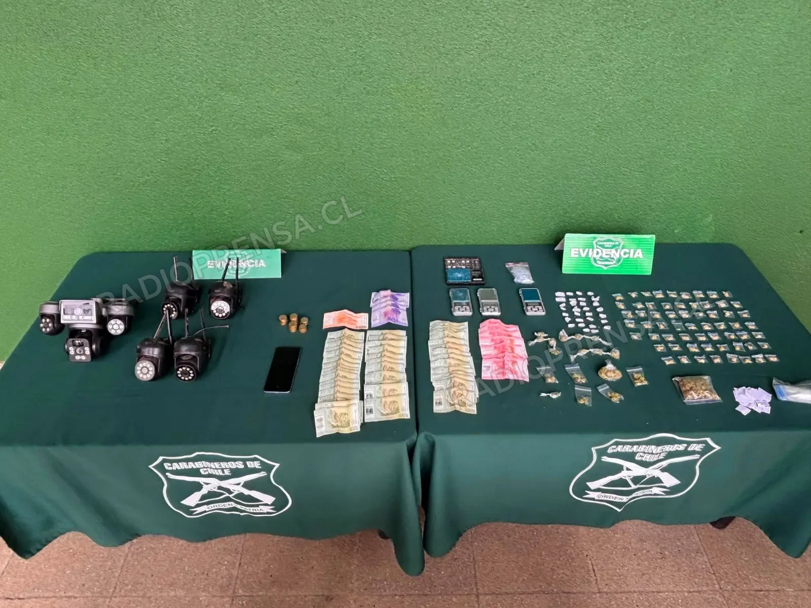 Carabineros detiene a dos personas en medio de transacción de drogas