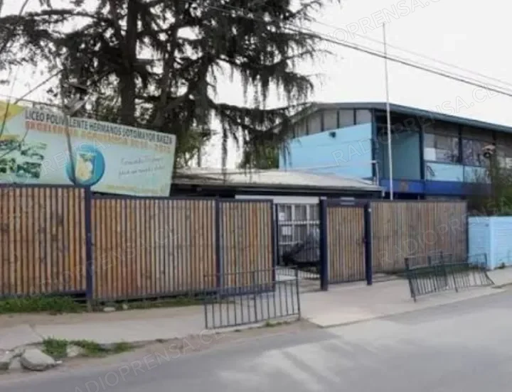 Suspensión de clases por amenaza en Liceo Sotomayor Baeza: activan protocolo de seguridad