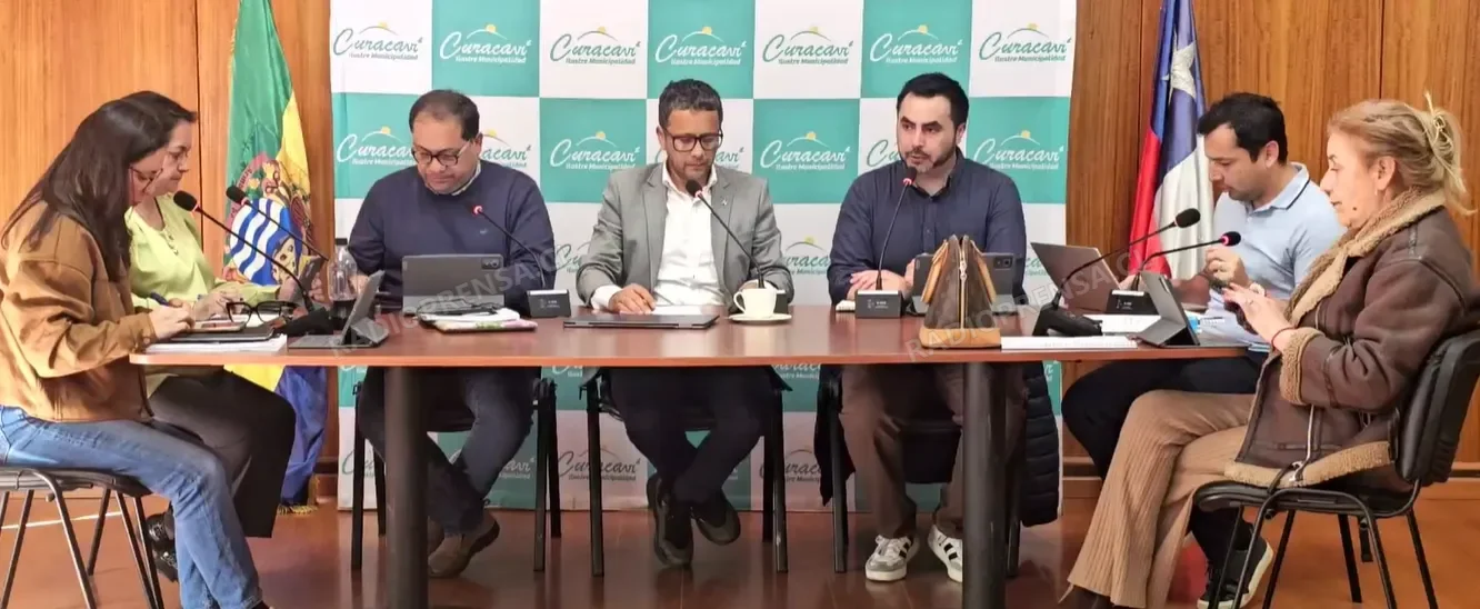 Retiro de tres concejales obliga a suspender sesión ordinaria del Concejo Municipal de Curacaví por falta de quórum