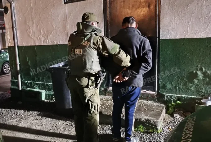 Control preventivo en El Monte permitió detener a hombre con orden de detención vigente