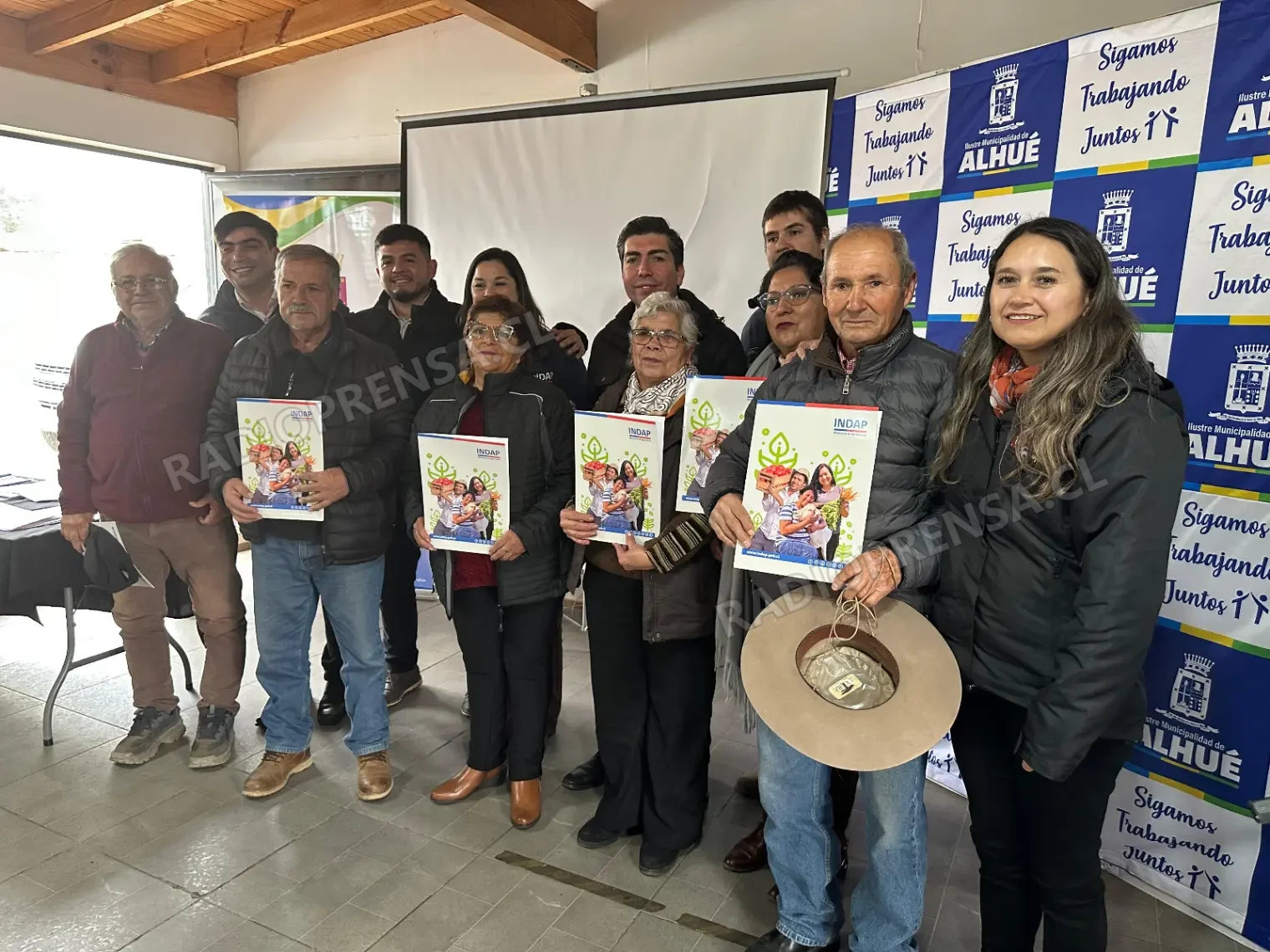 INDAP fortalece la agricultura familiar en Alhué con entrega de incentivos