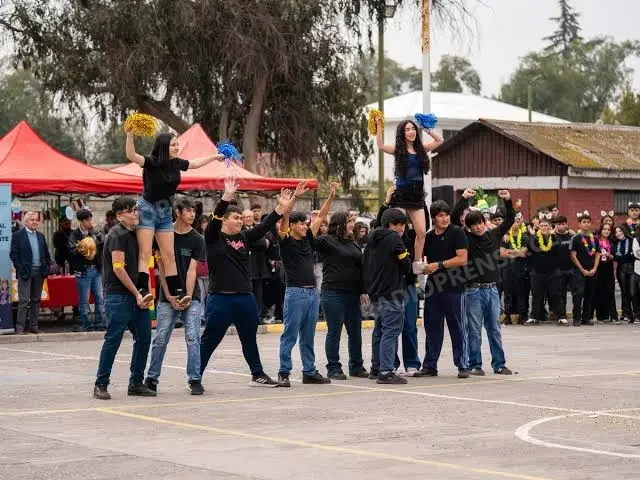 Alcalde Sebastián Rosas destaca trabajo territorial con estudiantes a través de Recreos Entretenidos