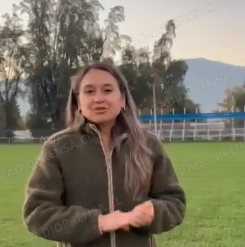 Alcaldesa de Alhué supervisa avance de obras en cuatro canchas de fútbol de la comuna