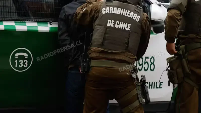 Transeúntes detienen a sujetos tras violento robo a adulta mayor en pleno centro de Melipilla
