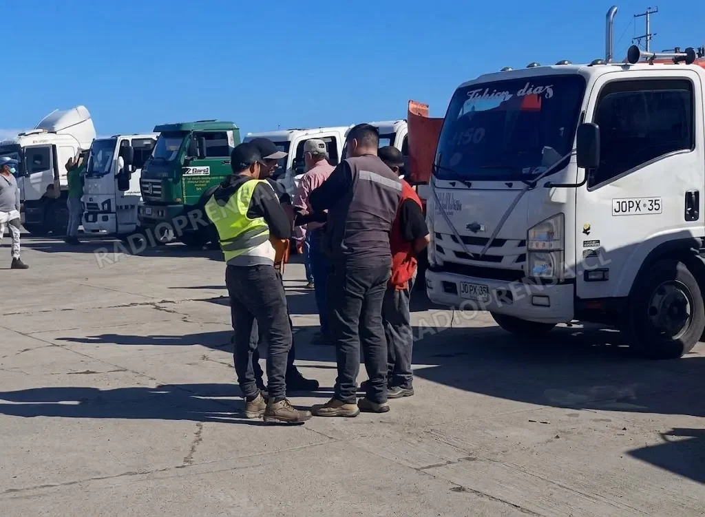 Camioneros independientes de San Antonio se movilizaron por alza de combustibles y telepeajes