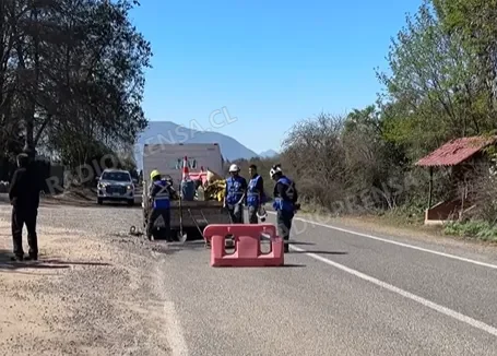 Municipio de Alhué refuerza bacheo en principales accesos ante aumento de tránsito por Fiestas Patrias