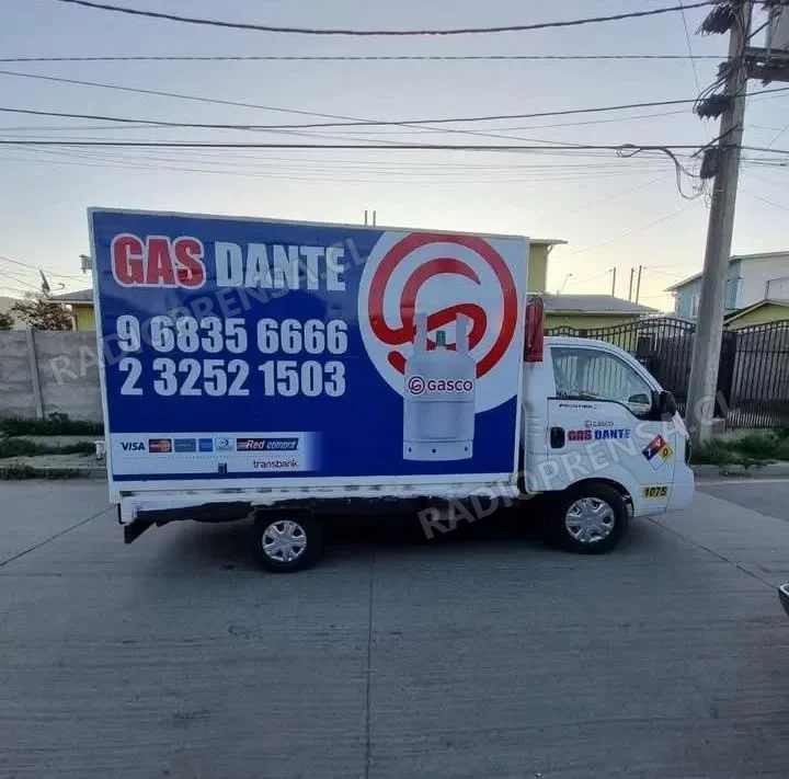 Roban camioneta de venta de gas en Lo Chacón: vehículo iba cargado con cilindros y es la principal herramienta de trabajo de una familia