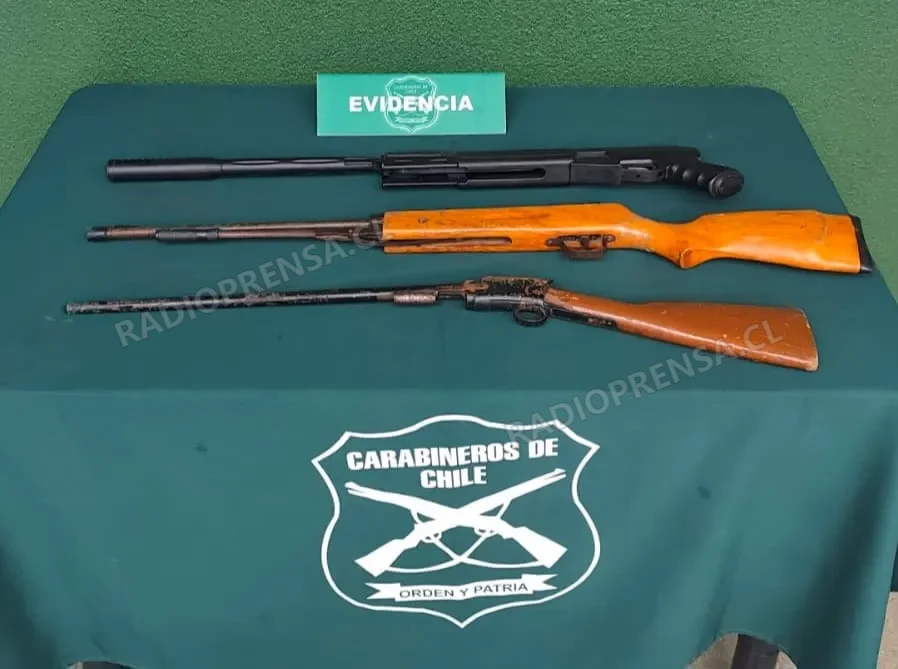 Carabineros detuvo a sujeto que transportaba tres armas en la vía pública en Melipilla