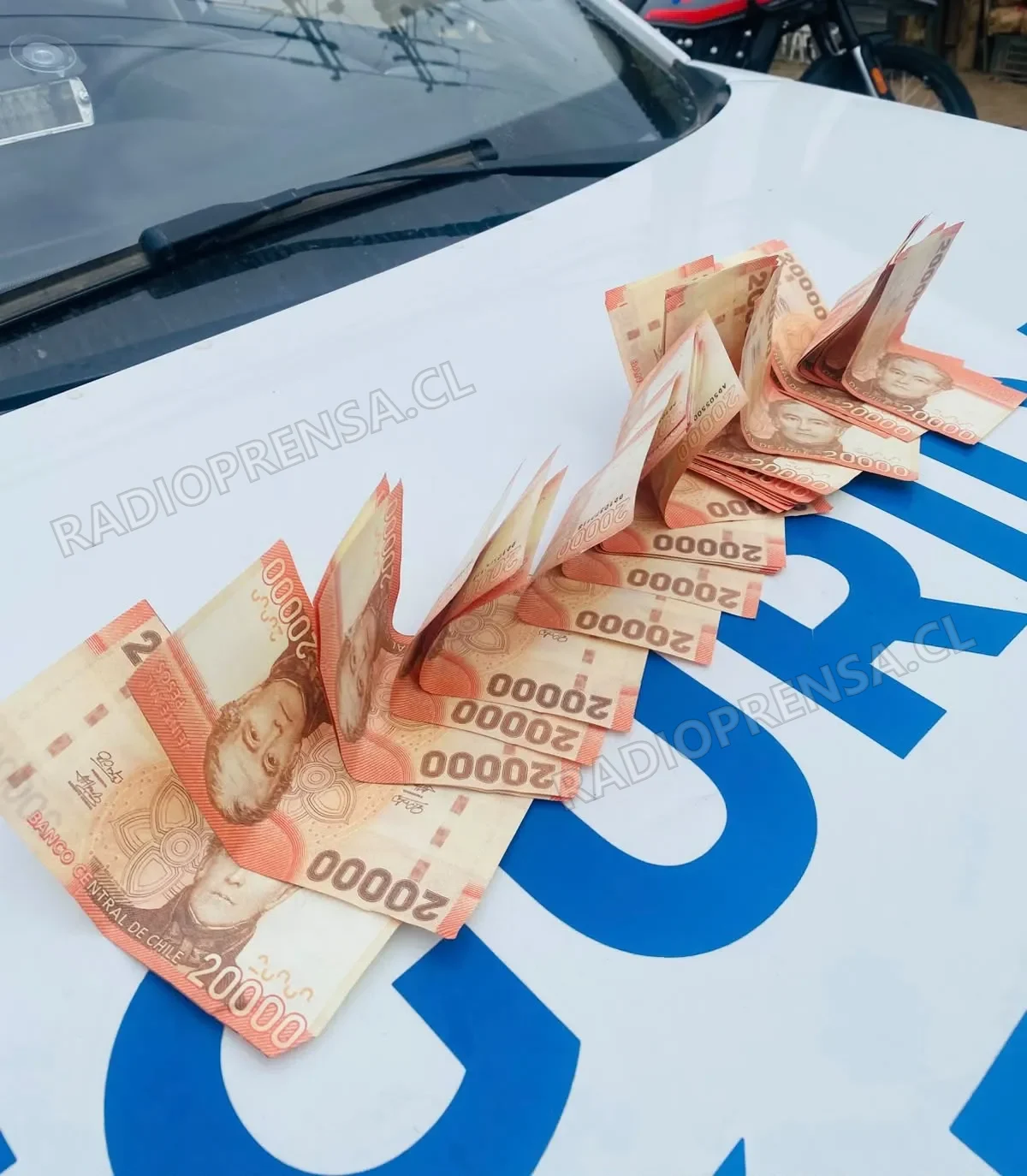 Detienen a dos sujetos tras denuncia por circulación de billetes falsificados en María Pinto