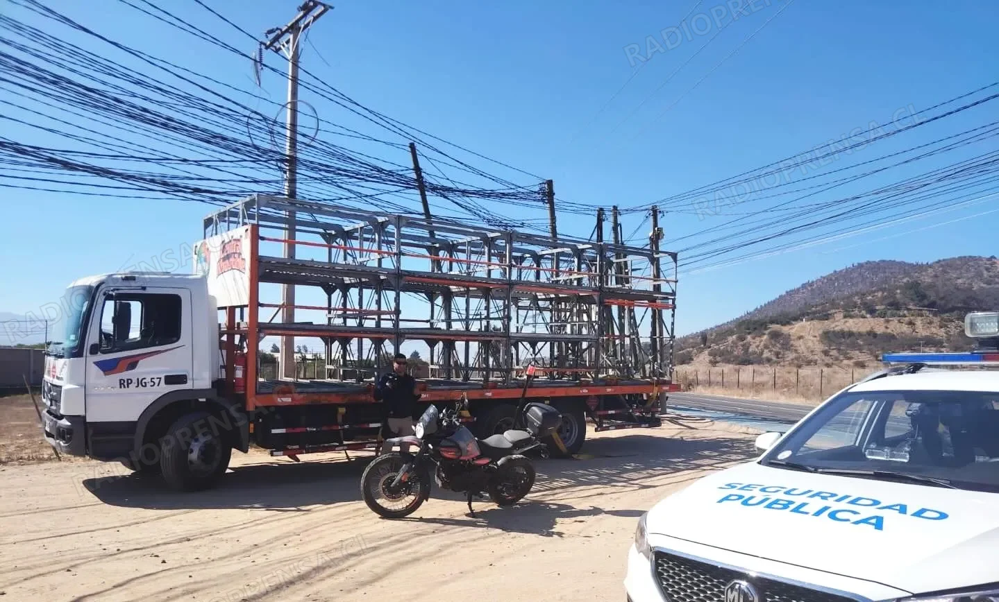 Camión robado con secuestro de conductor es hallado en María Pinto tras operativo policial